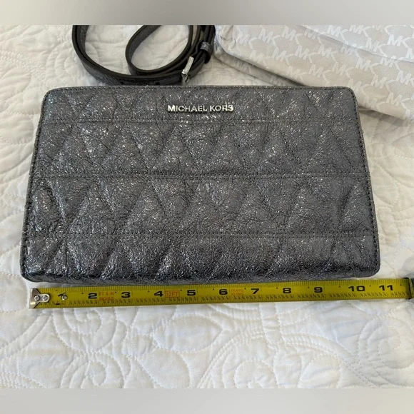 Michael Kors Convertible Crossbody Clutch EUC - Picture 3 of 15